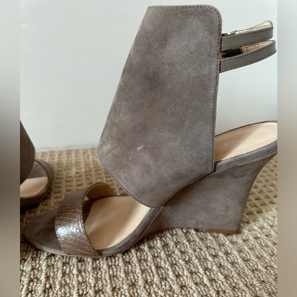 Suede wedge Nine West sandals circa 2012 - Picture 3 of 13